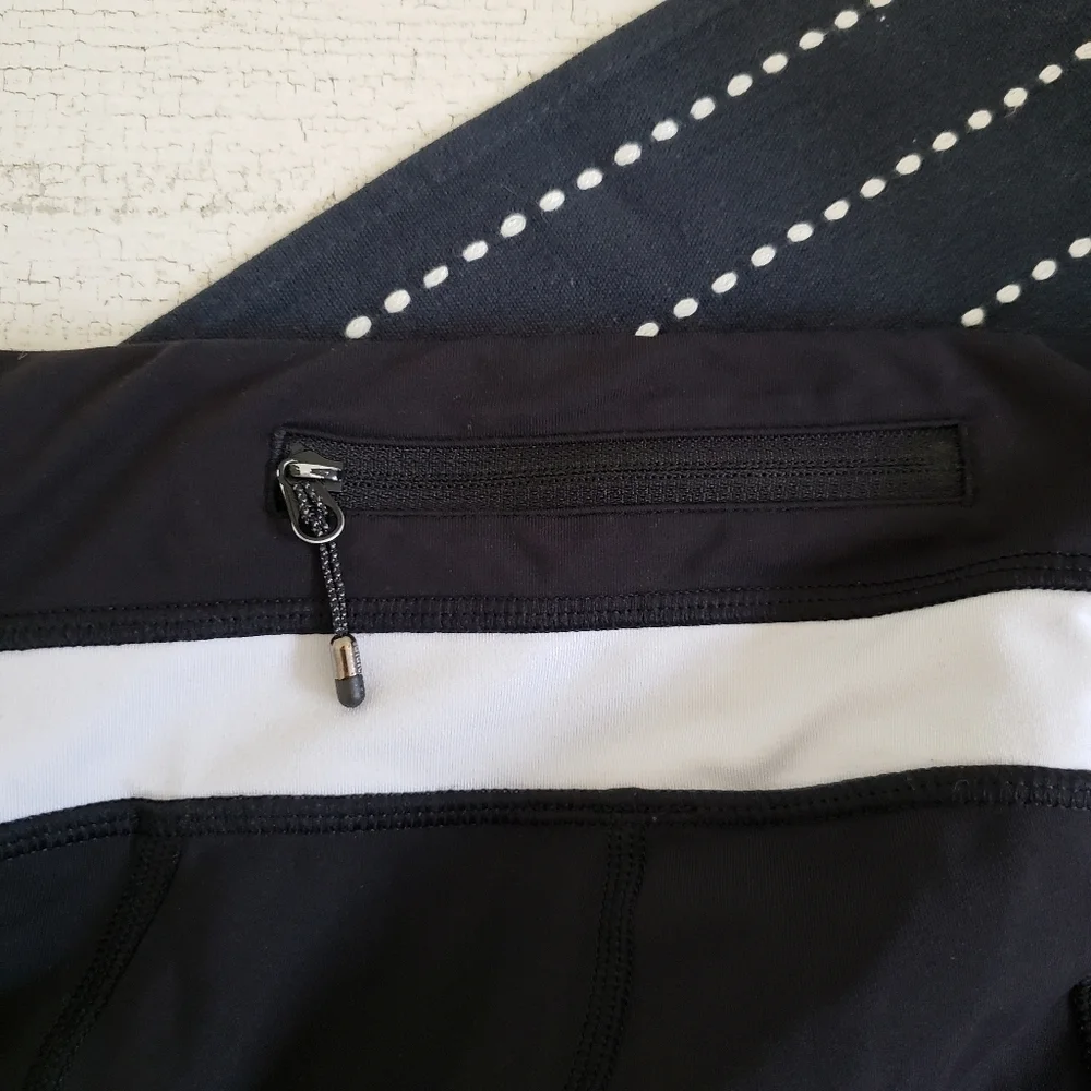 Lululemon Run Inspire Tight Crop Leggings Black White Size 4